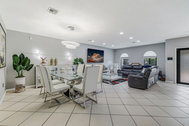 2000 SW 28th Avenue, Fort Lauderdale, FL 33312