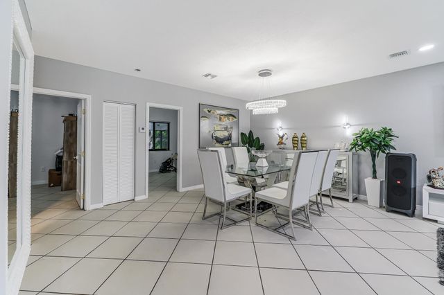 2000 SW 28th Avenue, Fort Lauderdale, FL 33312