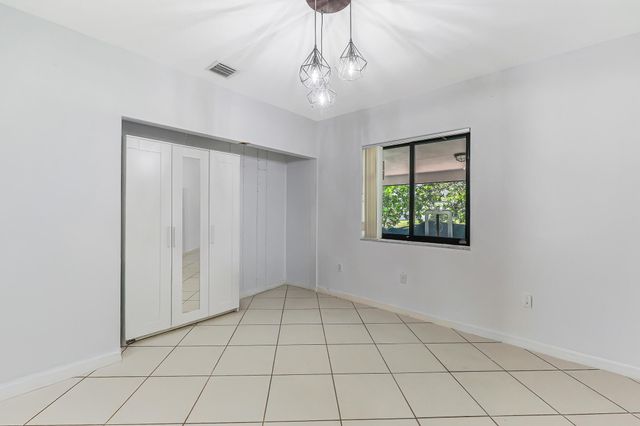 2000 SW 28th Avenue, Fort Lauderdale, FL 33312