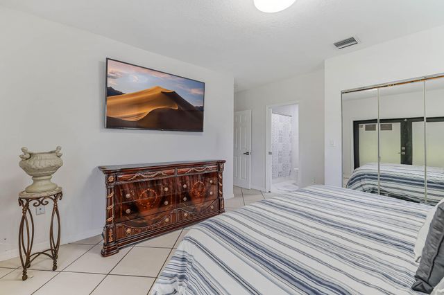 2000 SW 28th Avenue, Fort Lauderdale, FL 33312