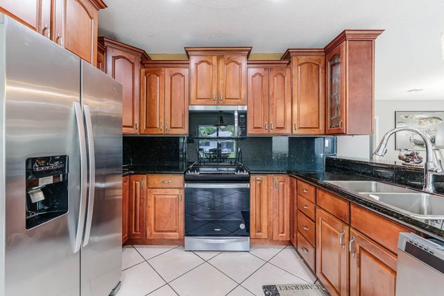 2000 SW 28th Avenue, Fort Lauderdale, FL 33312