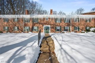 6930 Carriage Hill Drive 101, Brecksville, OH 44141