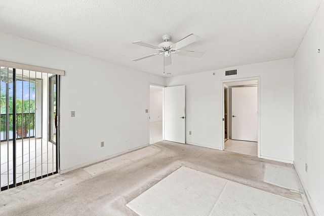 15355 LAKES OF DELRAY Boulevard 314, Delray Beach, FL 33484