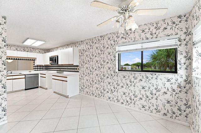 15355 LAKES OF DELRAY Boulevard 314, Delray Beach, FL 33484