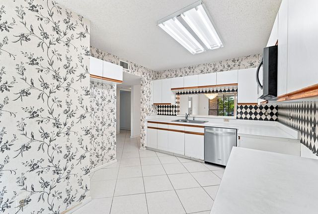 15355 LAKES OF DELRAY Boulevard 314, Delray Beach, FL 33484