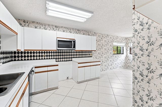 15355 LAKES OF DELRAY Boulevard 314, Delray Beach, FL 33484