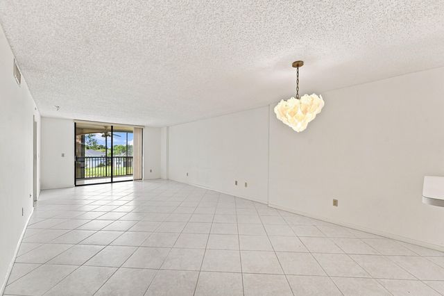 15355 LAKES OF DELRAY Boulevard 314, Delray Beach, FL 33484