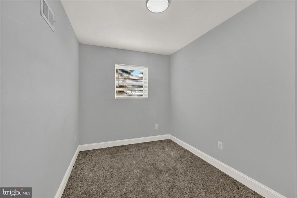 Image 15 of property listing at 3105 FRISBY ST, Baltimore, MD 21218
