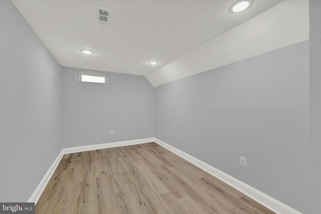 Image 19 of property listing at 3105 FRISBY ST, Baltimore, MD 21218