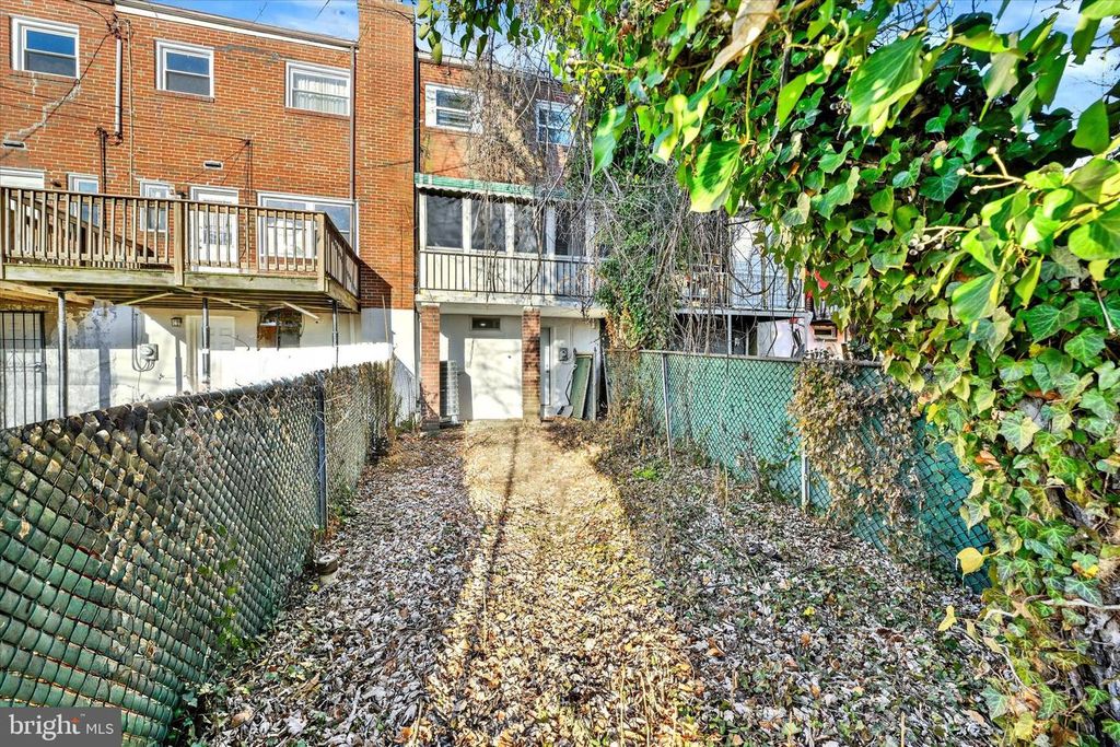 Image 21 of property listing at 3105 FRISBY ST, Baltimore, MD 21218