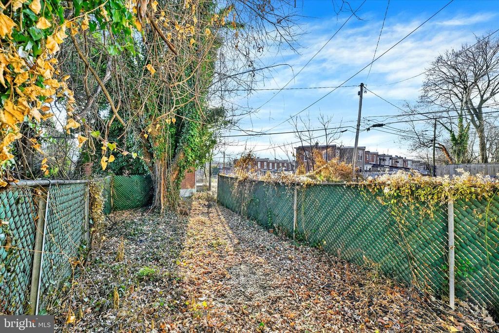 Image 22 of property listing at 3105 FRISBY ST, Baltimore, MD 21218