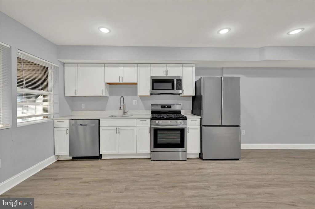 Image 6 of property listing at 3105 FRISBY ST, Baltimore, MD 21218