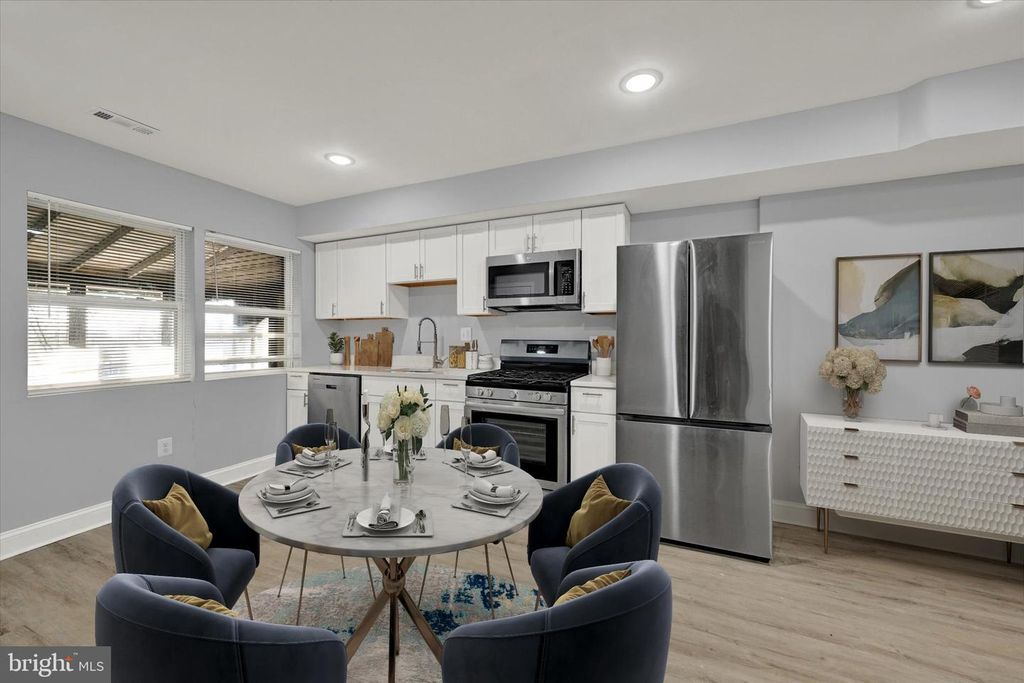 Image 7 of property listing at 3105 FRISBY ST, Baltimore, MD 21218