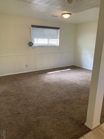 2215 Montezuma Dr, Pueblo, CO 81003