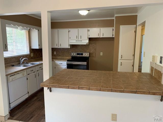 2215 Montezuma Dr, Pueblo, CO 81003