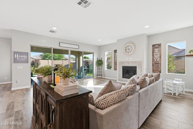 1951 W PASO Trail, Phoenix, AZ 85085