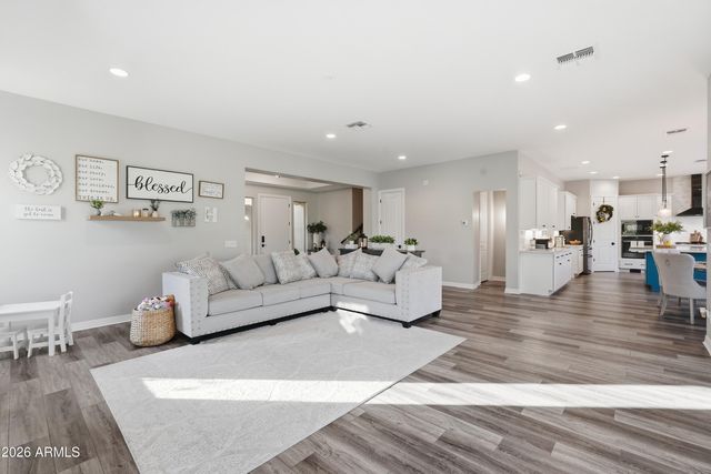 1951 W PASO Trail, Phoenix, AZ 85085