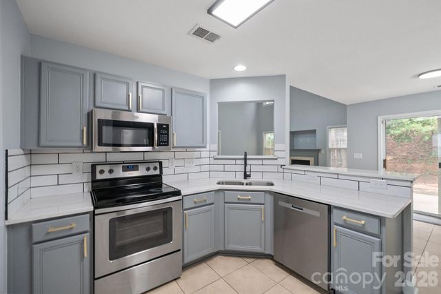 2646 Amber Crest Drive, Gastonia, NC 28052