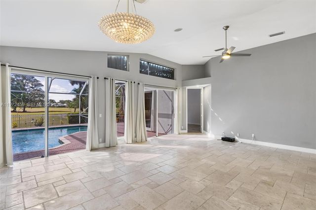 1140 W Bel Aire Dr W 1140, Pembroke Pines, FL 33027