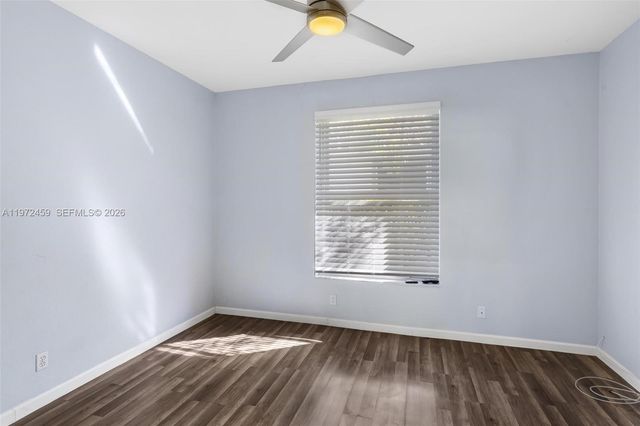 1140 W Bel Aire Dr W 1140, Pembroke Pines, FL 33027