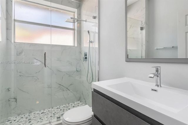 1140 W Bel Aire Dr W 1140, Pembroke Pines, FL 33027