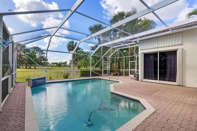 1140 W Bel Aire Dr W 1140, Pembroke Pines, FL 33027