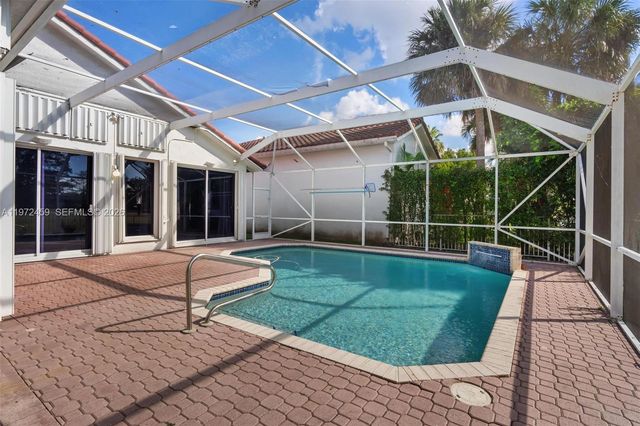 1140 W Bel Aire Dr W 1140, Pembroke Pines, FL 33027