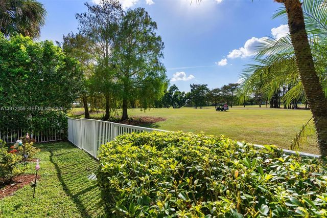 1140 W Bel Aire Dr W 1140, Pembroke Pines, FL 33027