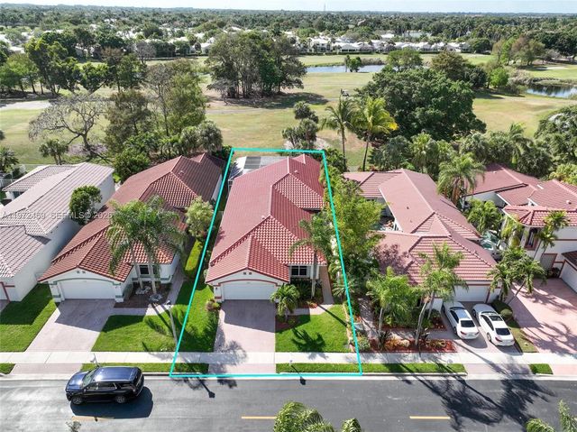 1140 W Bel Aire Dr W 1140, Pembroke Pines, FL 33027