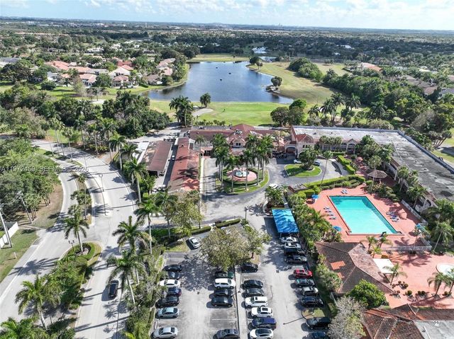 1140 W Bel Aire Dr W 1140, Pembroke Pines, FL 33027