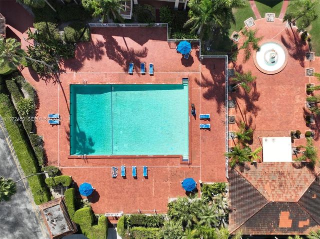 1140 W Bel Aire Dr W 1140, Pembroke Pines, FL 33027