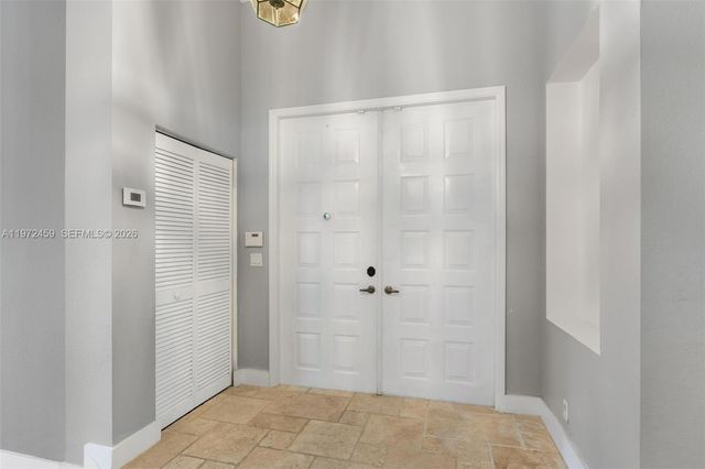 1140 W Bel Aire Dr W 1140, Pembroke Pines, FL 33027