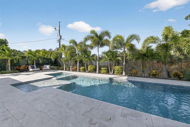 2311 GROVE STREET, Sarasota, FL 34239