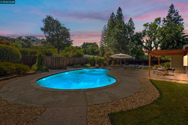 186 Arlene Dr, Walnut Creek, CA 94595