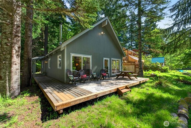 52225 SE 496th Place, Greenwater, WA 98022