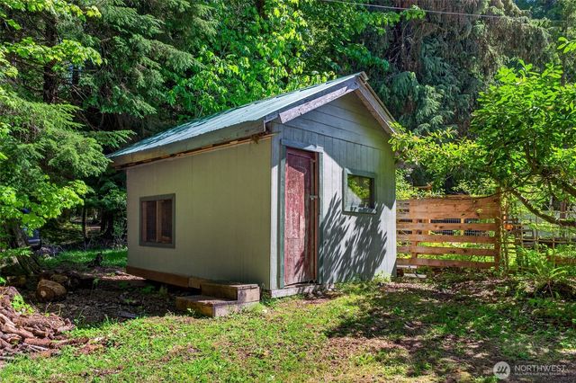 52225 SE 496th Place, Greenwater, WA 98022