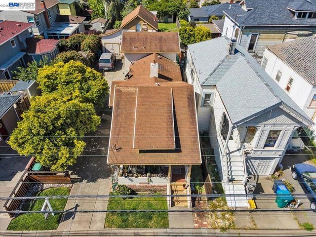 3208 Washington St, Alameda, CA 94501