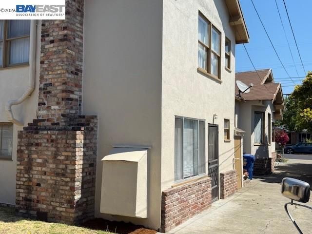 3208 Washington St, Alameda, CA 94501