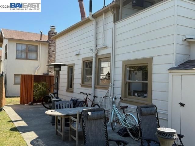 3208 Washington St, Alameda, CA 94501