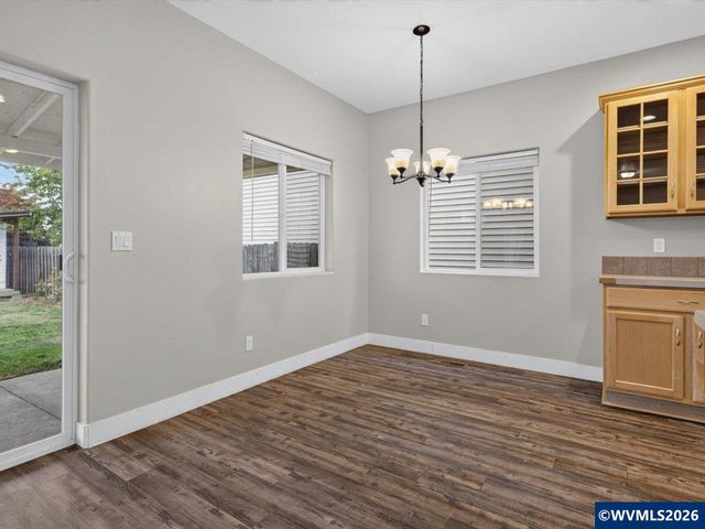 860 Wild Rose Ct, Independence, OR 97351