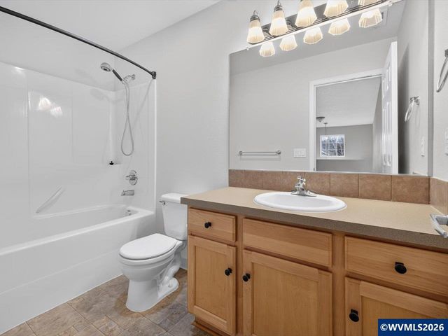 860 Wild Rose Ct, Independence, OR 97351