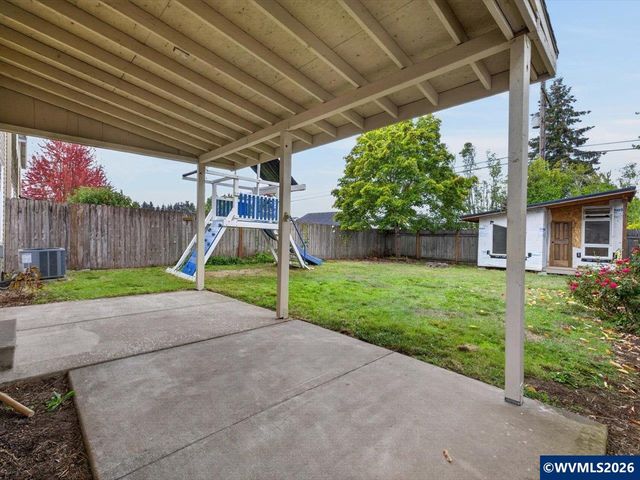 860 Wild Rose Ct, Independence, OR 97351