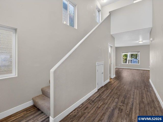 860 Wild Rose Ct, Independence, OR 97351