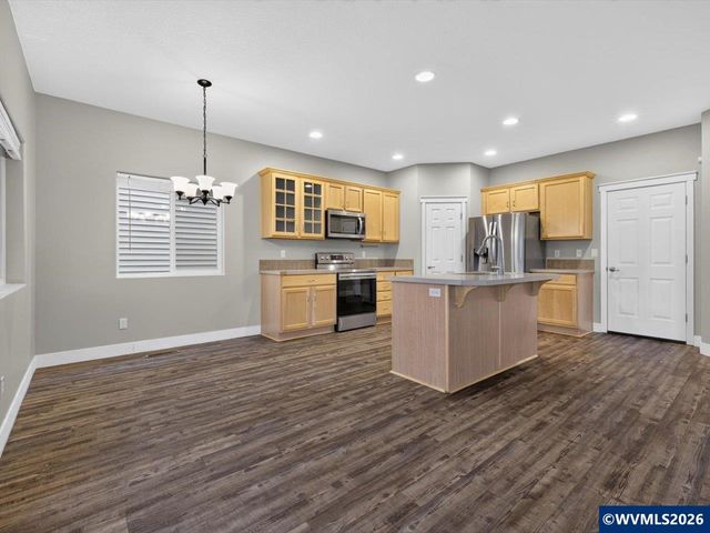 860 Wild Rose Ct, Independence, OR 97351