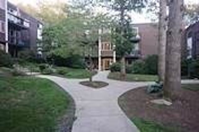 599 Old West Central C2, Franklin, MA 02038