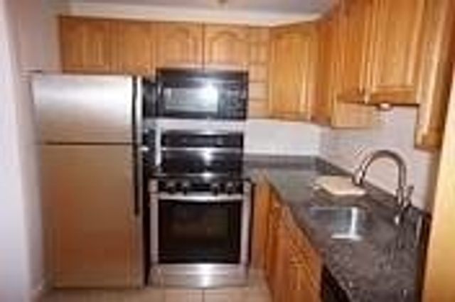 599 Old West Central C2, Franklin, MA 02038