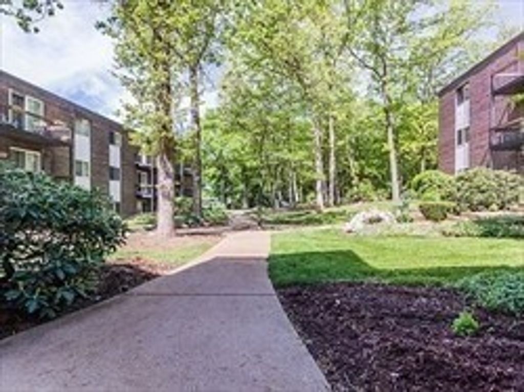 599 Old West Central C2, Franklin, MA 02038