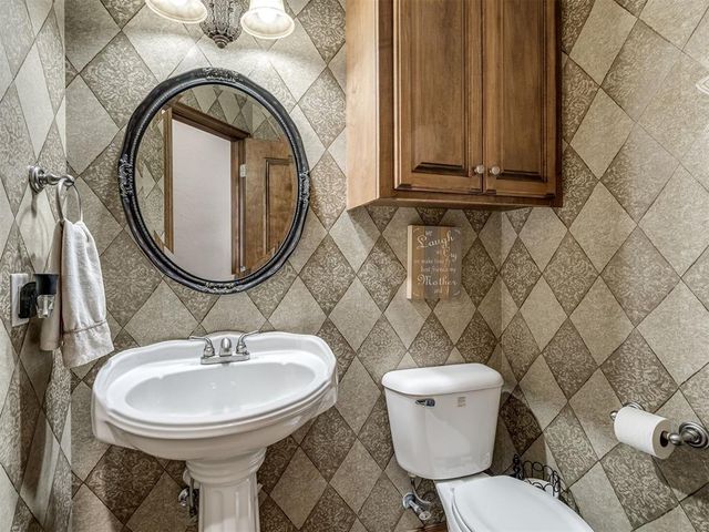17909 Arbor Lane, Edmond, OK 73012