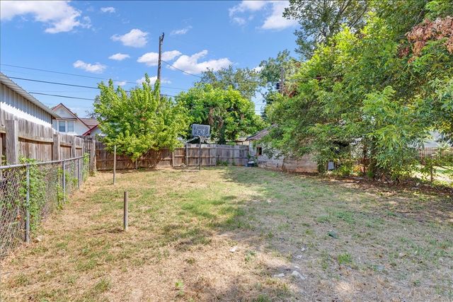 917 W Crawford Street, Denison, TX 75020