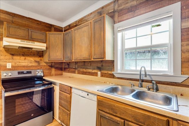 917 W Crawford Street, Denison, TX 75020